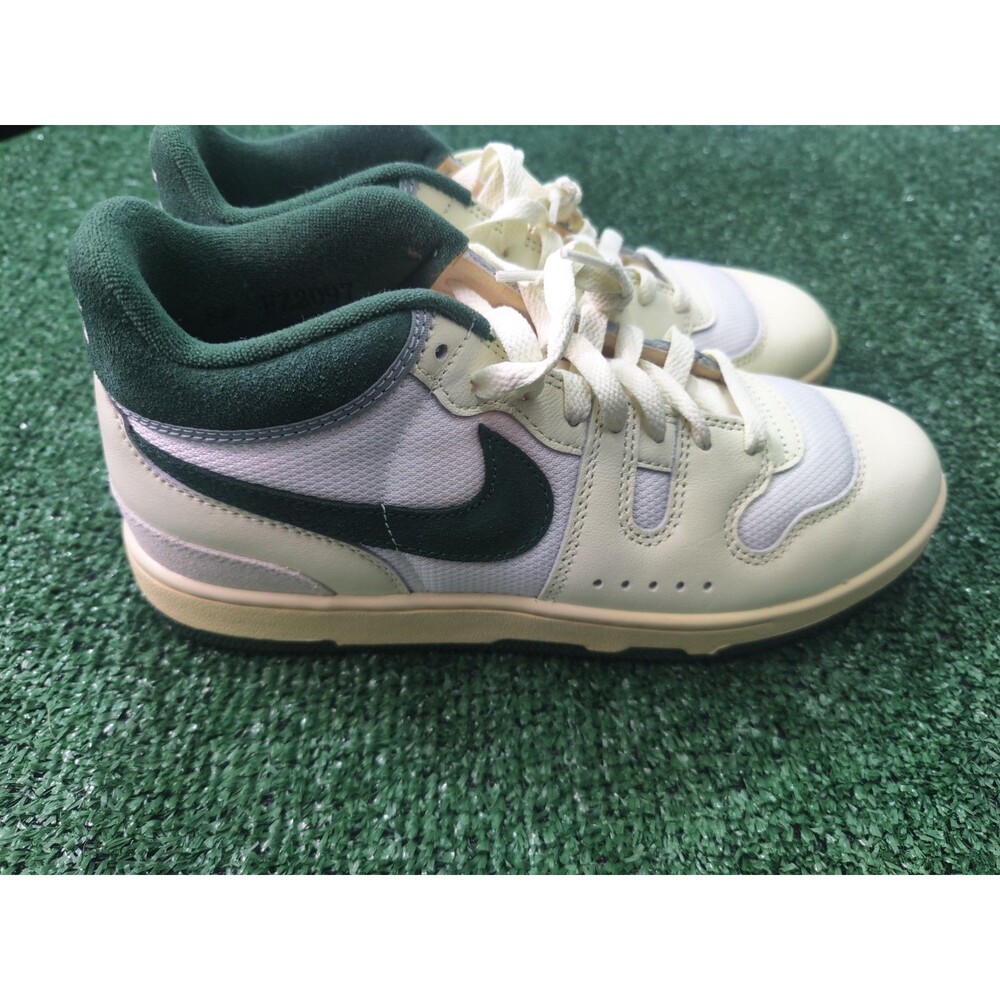 Brand New Nike mac attack sail fir - fz2097-100 Size 8